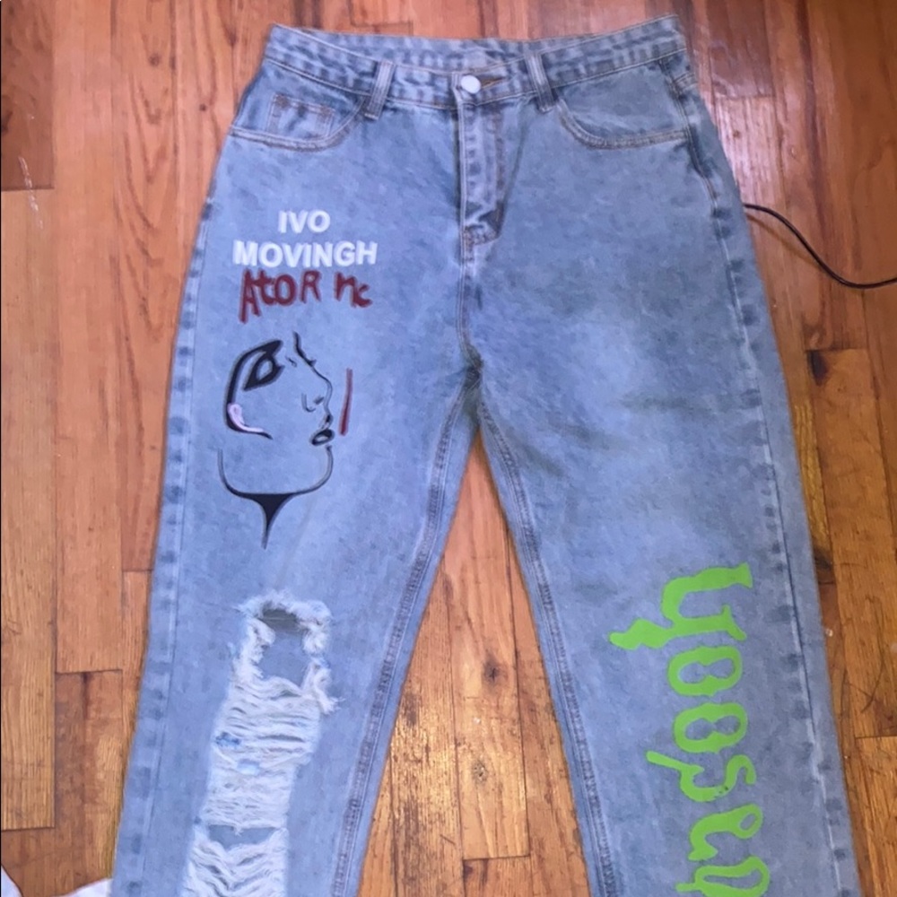 size large graphic jeans